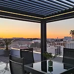 Daire Sunset Penthouse With Spectacular View And Jacuzzi