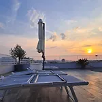 Daire Sunset Penthouse With Spectacular View And Jacuzzi Zadar