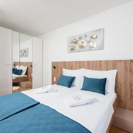 아파트 Sunset Penthouse With Spectacular View And Jacuzzi