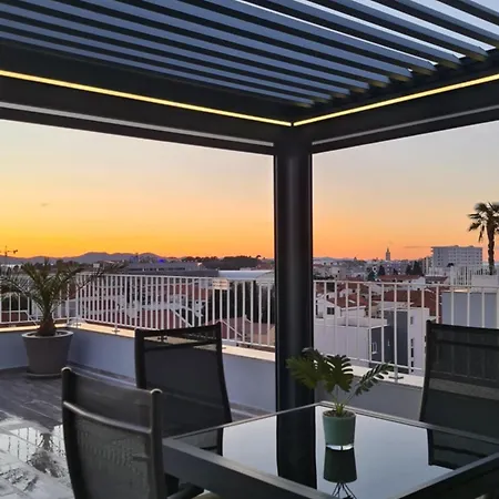 Daire Sunset Penthouse With Spectacular View And Jacuzzi