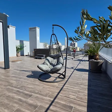 Sunset Penthouse With Spectacular View And Jacuzzi 아파트