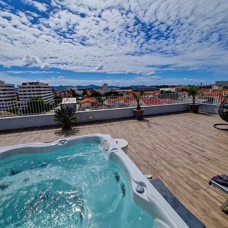 Daire Sunset Penthouse With Spectacular View And Jacuzzi *