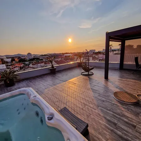 아파트 Sunset Penthouse With Spectacular View And Jacuzzi
