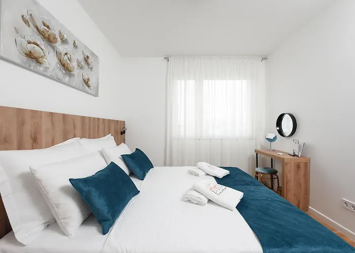 Sunset Penthouse With Spectacular View And Jacuzzi * زادار