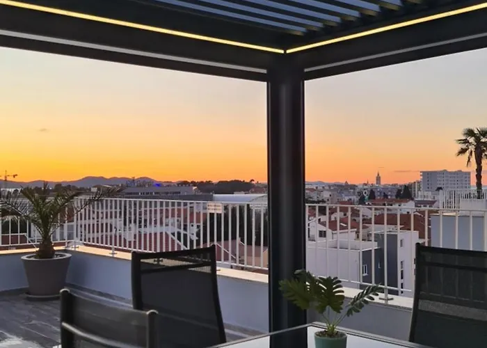 شقة Sunset Penthouse With Spectacular View And Jacuzzi