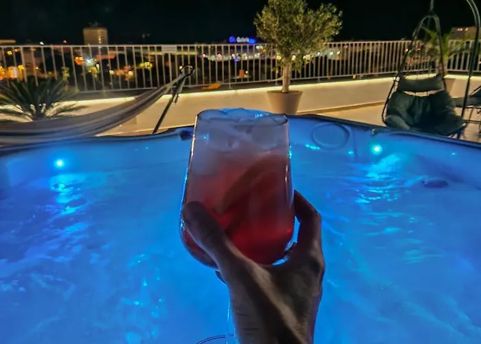 Sunset Penthouse With Spectacular View And Jacuzzi زادار