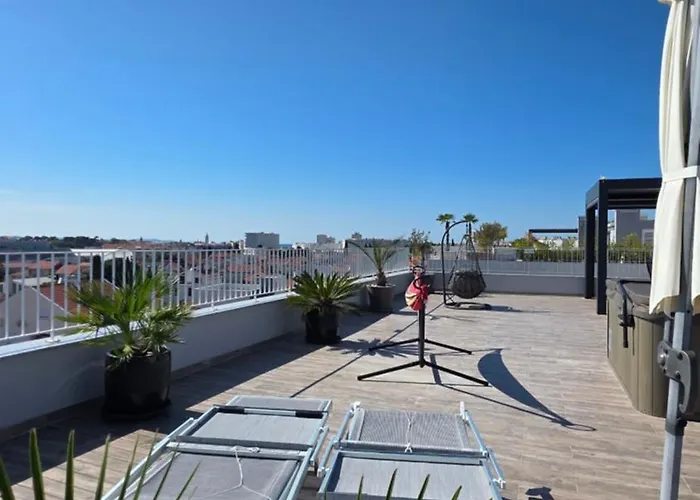 شقة Sunset Penthouse With Spectacular View And Jacuzzi