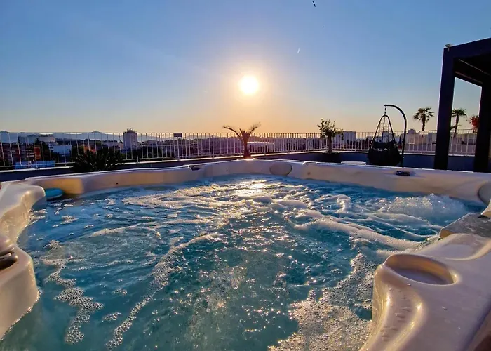 Sunset Penthouse With Spectacular View And Jacuzzi * زادار