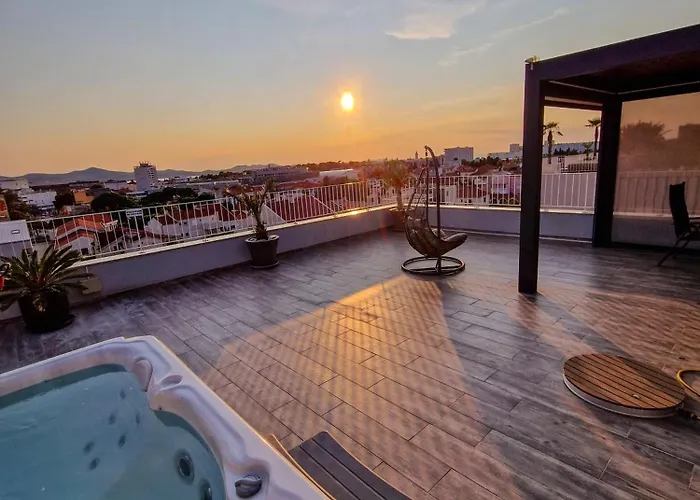 شقة Sunset Penthouse With Spectacular View And Jacuzzi
